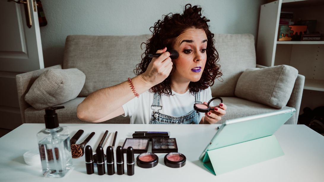 How To Start a Successful Makeup Business