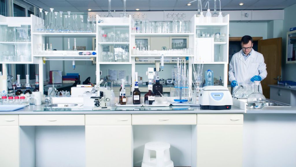 Factors To Account for When Working in Labs