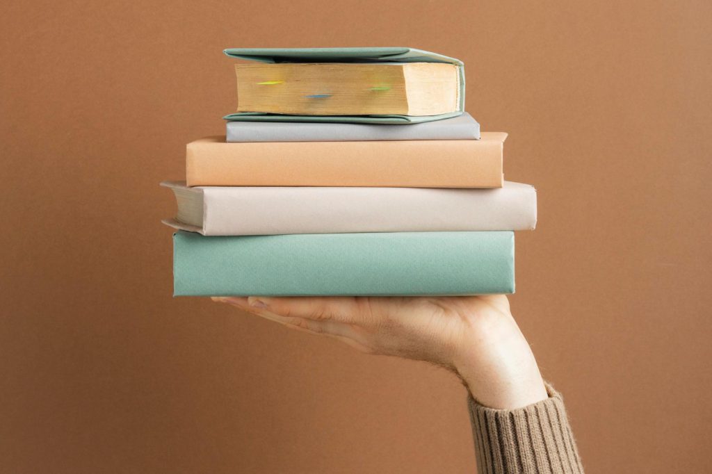 5 Must-Read Books For Aspiring Economists