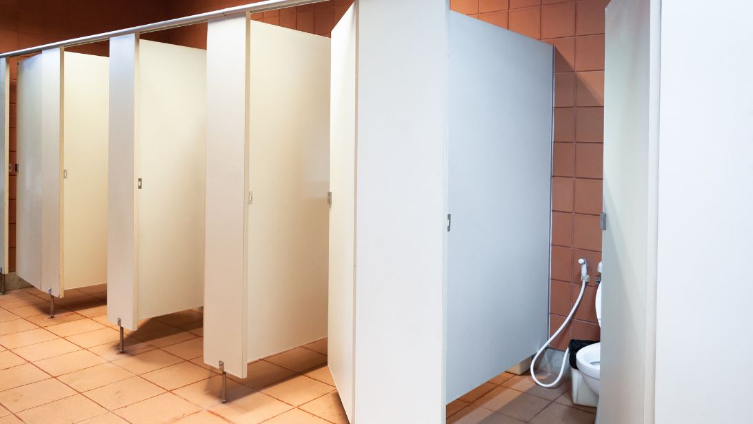 Comparing Different Styles of Bathroom Partitions