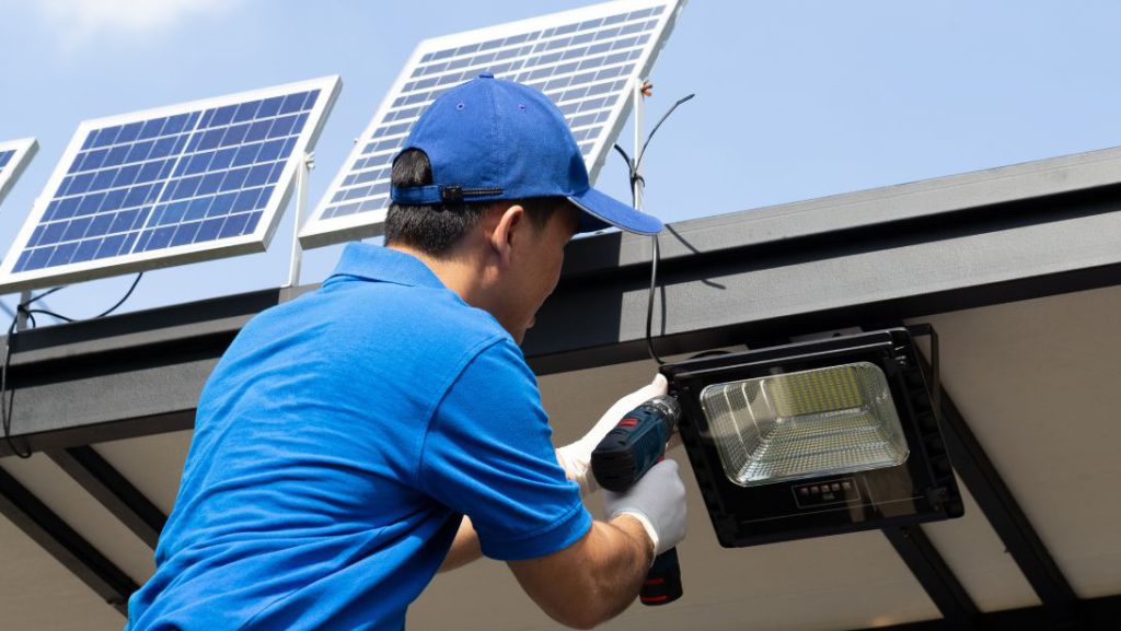 What To Consider Before Investing in Commercial Solar Lights