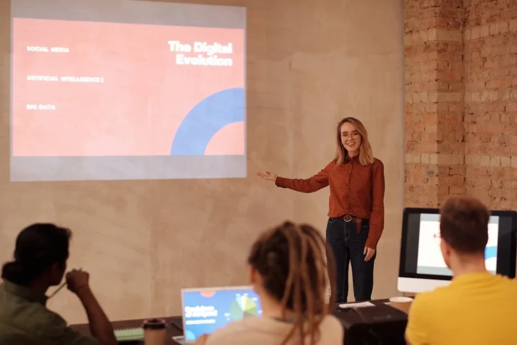 5 Effective Strategies For Running Weekly Training Programs For Your Startup Company
