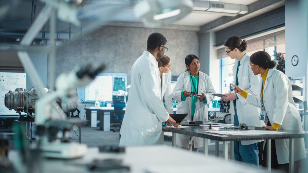 5 Tips for Improving Communication in Your Laboratory