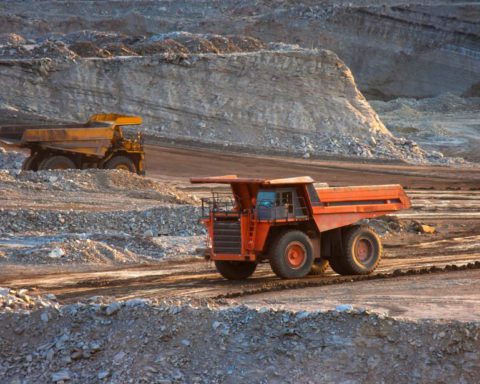 Mistakes To Avoid When Working With Heavy-Duty Machinery